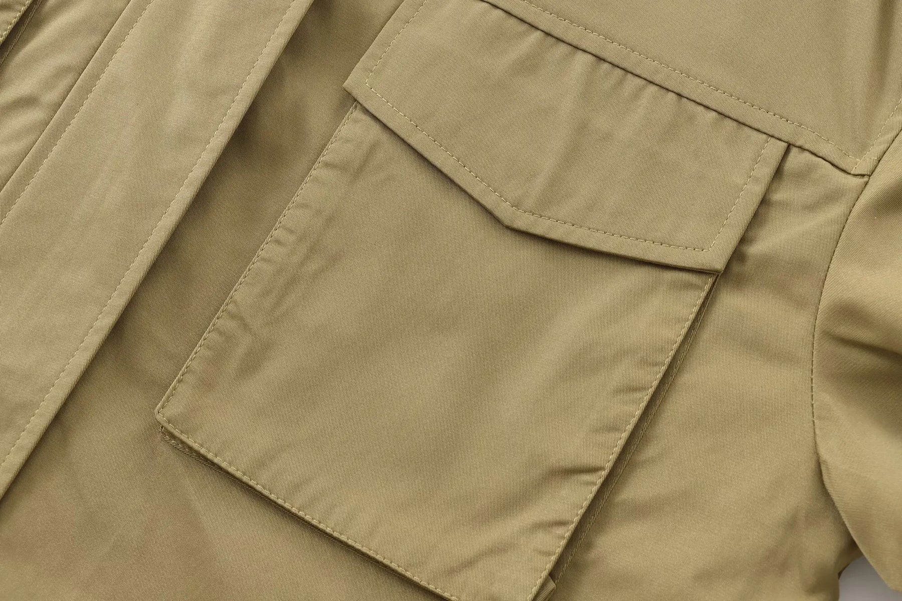 Conjunto Feminino Elegante com Casaco de Bolsos e Calça de Alfaiataria