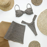 Biquíni de Três Peças com Saia - Estilo e Versatilidade