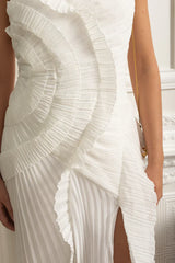 Vestido Sexy Assimétrico e Decote nas Costas