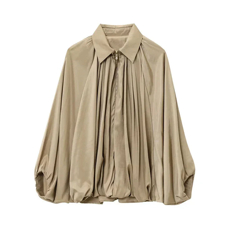 Jaqueta Bomber em Cetim Leve – Zíper Frontal e Detalhe Plissado, Casual e Elegante