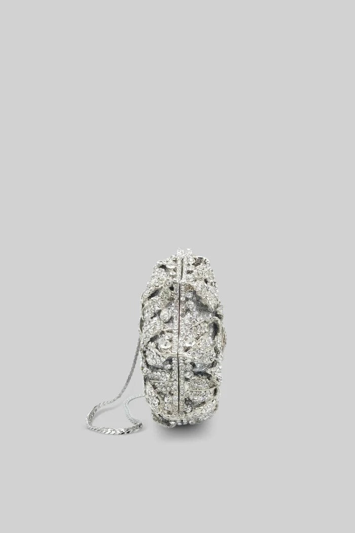 Bolsa clutch com enfeite de cristal