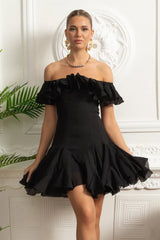 Vestido Ombro a Ombro – Mini Branco com Detalhe de Babados