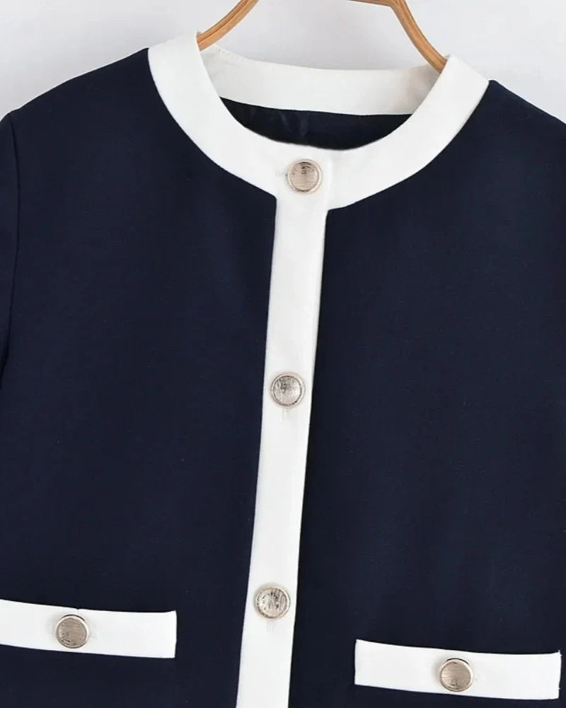 Conjunto Feminino Versátil – Blusa Básica com Recortes e Calça Reta Cintura Alta