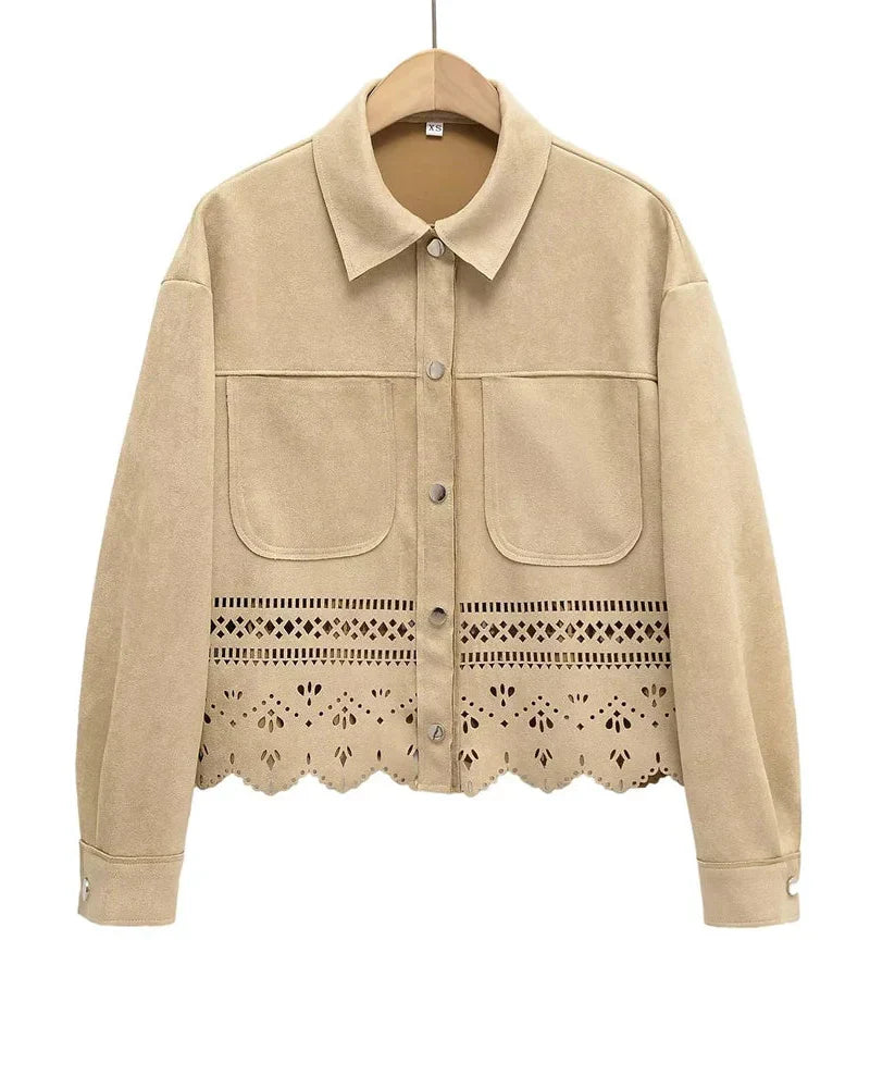 Casaco com Detalhes Vazados – Sofisticação Atemporal e Design Autoral