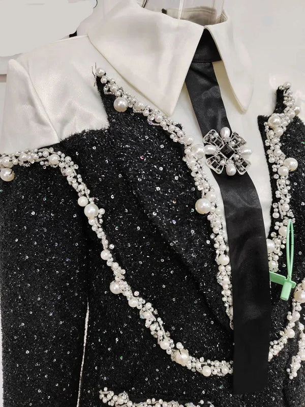 Vestido A-Line com Paetês e Bordado – Manga Longa, Gola Lapela e Design Bicolor