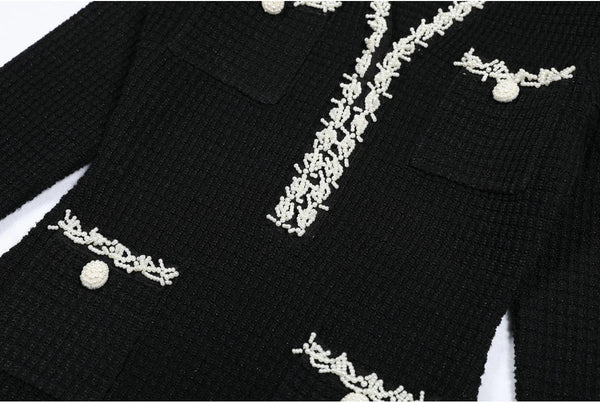 Vestido Bicolor – Decote V, Manga Longa, Slim Fit com Bolsos Bordados