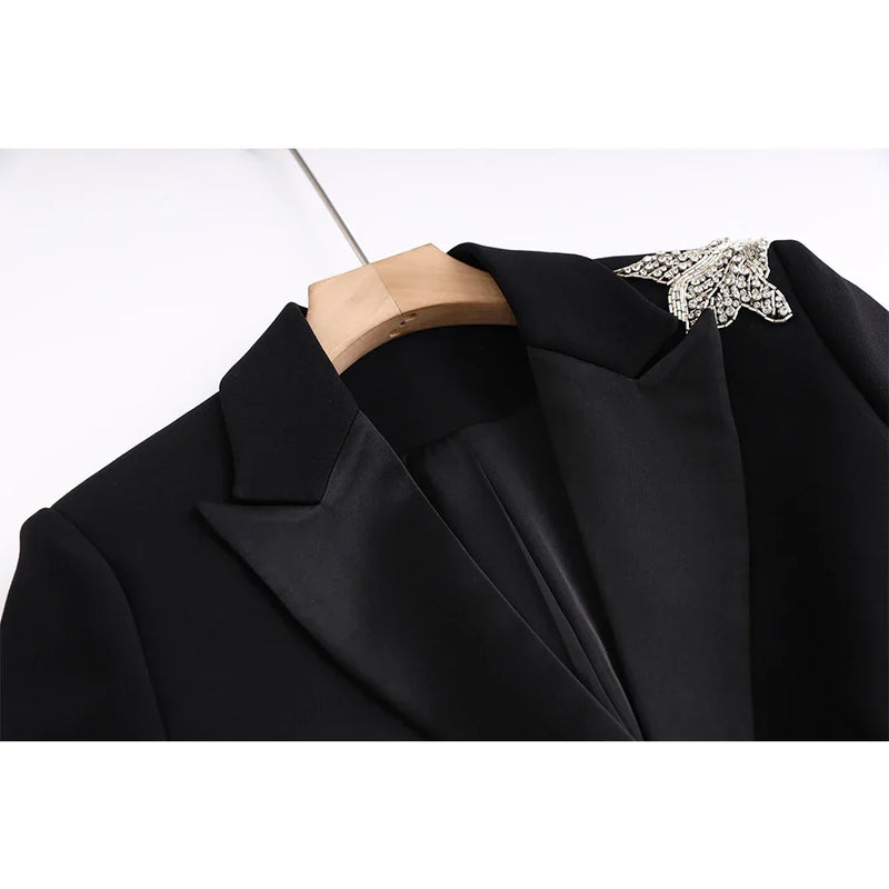 Blazer/Vestido Com bordado em Cristais - Com lapela em cetim