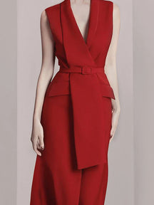 Vestido Minimalista Colar Entalhados - Cintura Alta e Sem Mangas