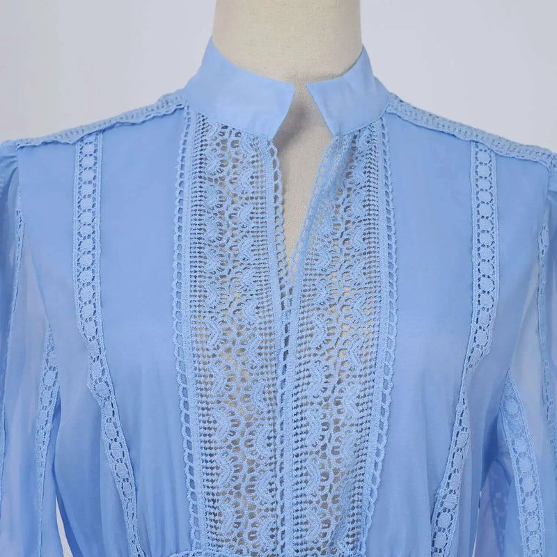 Vestido Longo com Bordado em Renda – Elegância Modesta