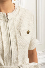 Vestido Vintage em Tweed – Elegância, Gola Redonda, Modelagem Slim e Fechamento com Zíper