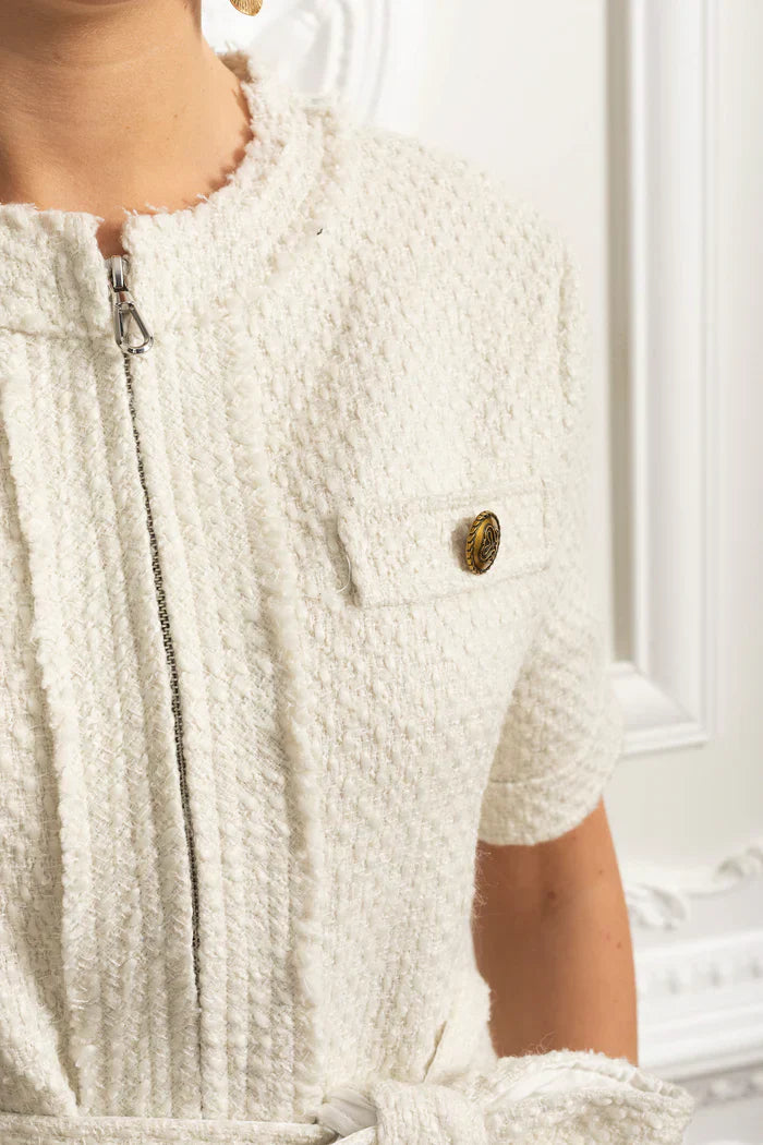 Vestido Vintage em Tweed – Elegância, Gola Redonda, Modelagem Slim e Fechamento com Zíper