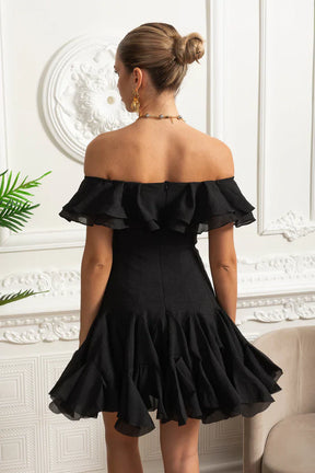 Vestido Ombro a Ombro – Mini Branco com Detalhe de Babados