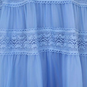 Vestido Longo com Bordado em Renda – Elegância Modesta