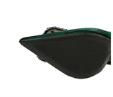 Scarpin Luxo – Salto Super Alto, Bico Fino, Detalhe Lateral Vazado, Fivela com Cristais em Veludo