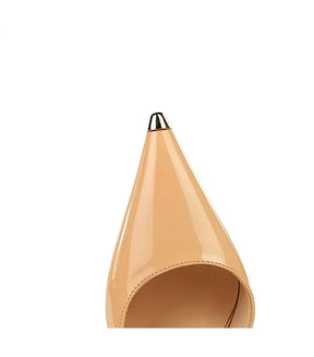 Scarpin – Salto Fino em Verniz Preto, Bico Fino Metalizado e Elegante