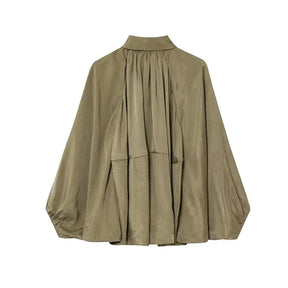 Jaqueta Bomber em Cetim Leve – Zíper Frontal e Detalhe Plissado, Casual e Elegante